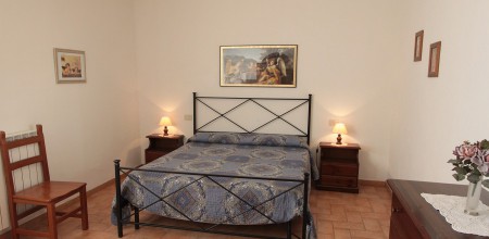 Alloggi-montegonfoli-2-camera-da-letto